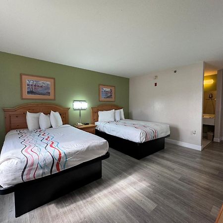 Regency Inn And Suites Stilwell Bagian luar foto