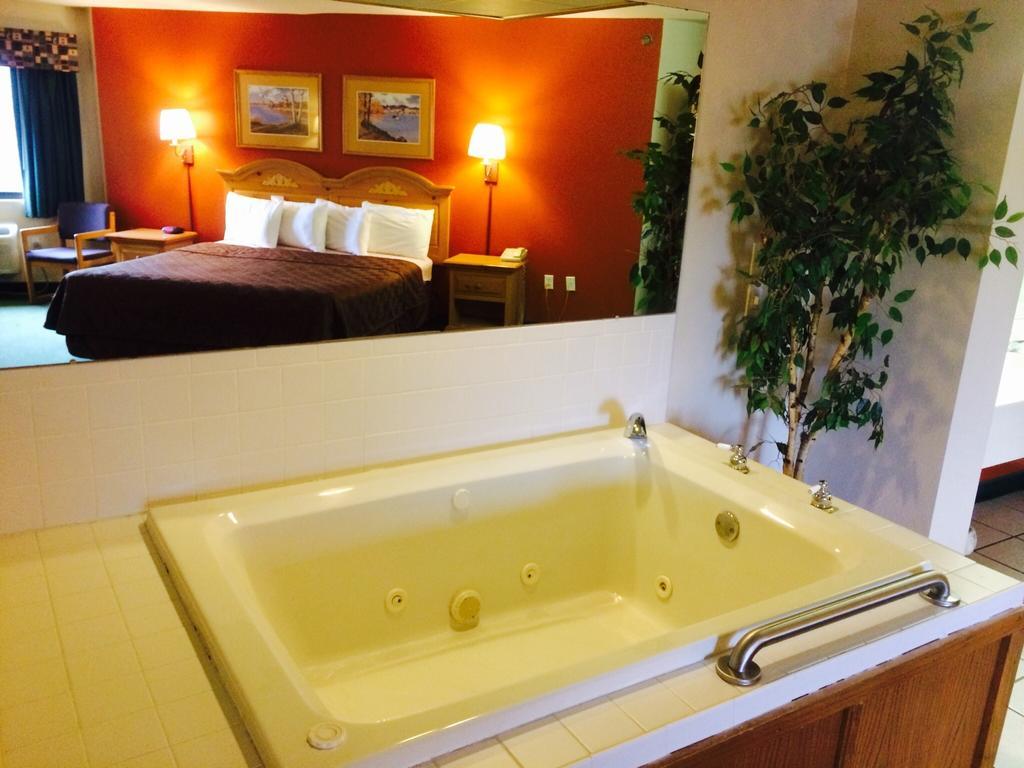 Regency Inn And Suites Stilwell Ruang foto
