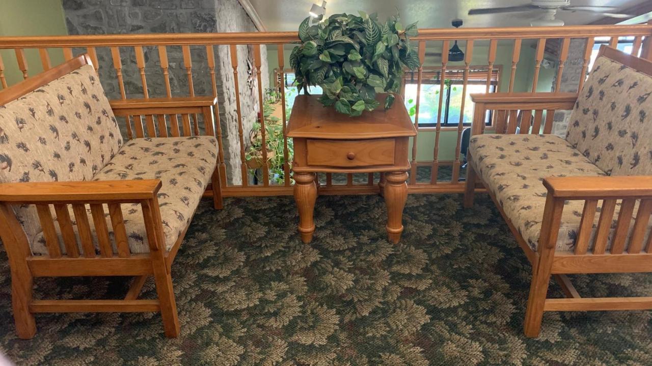 Regency Inn And Suites Stilwell Bagian luar foto