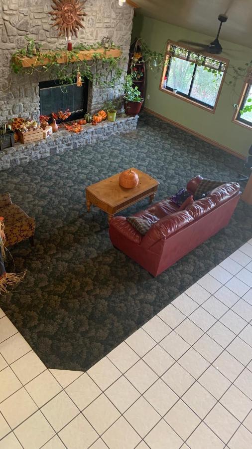 Regency Inn And Suites Stilwell Bagian luar foto
