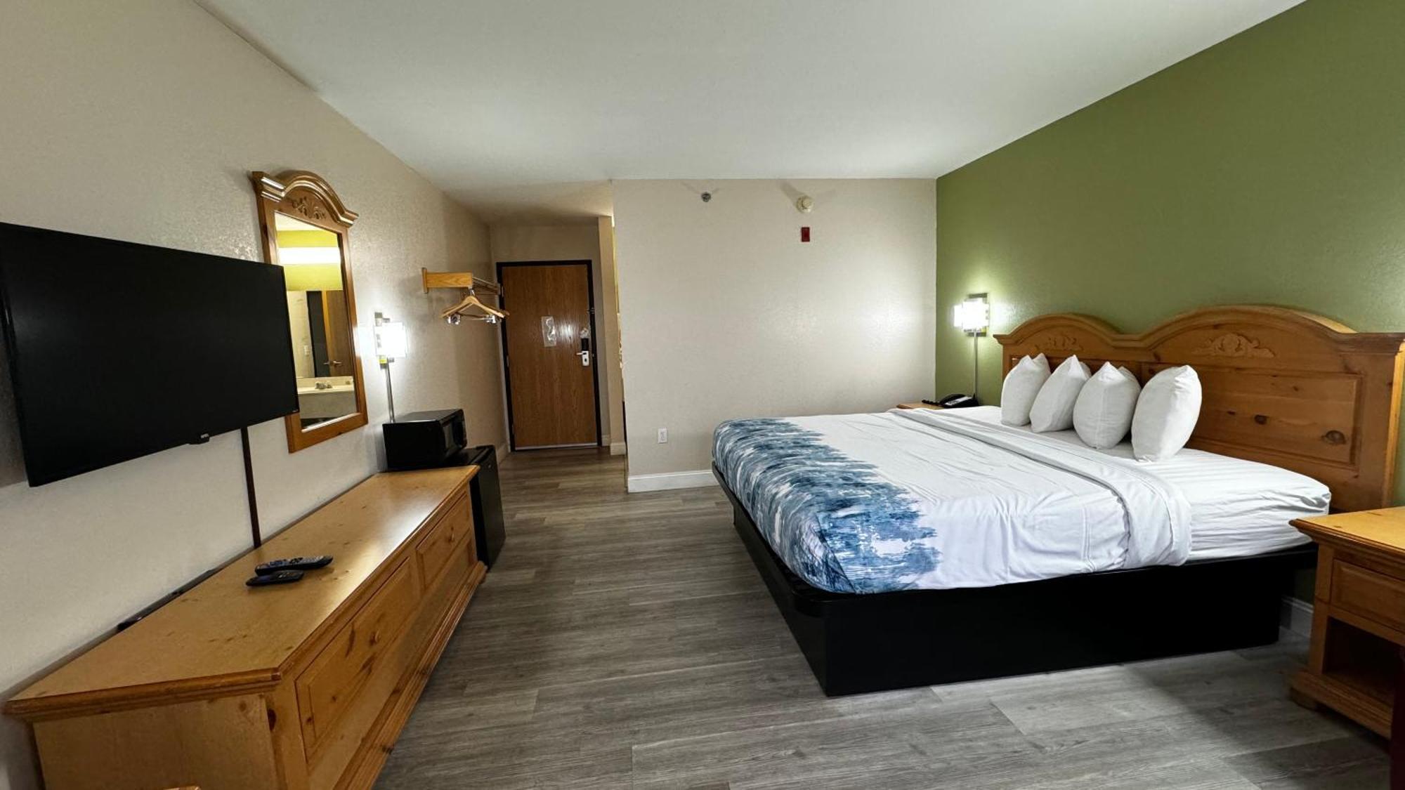 Regency Inn And Suites Stilwell Bagian luar foto