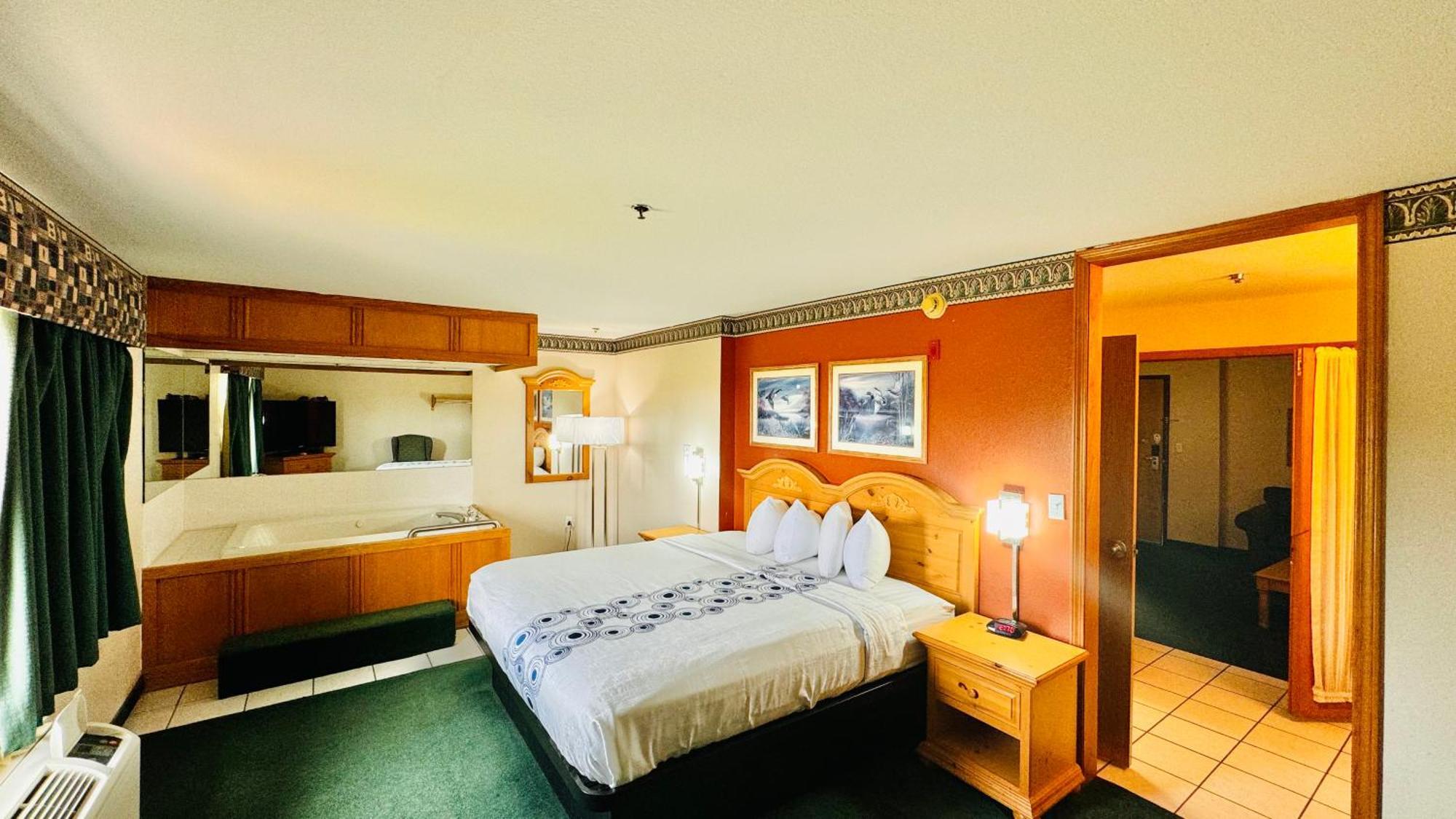Regency Inn And Suites Stilwell Bagian luar foto