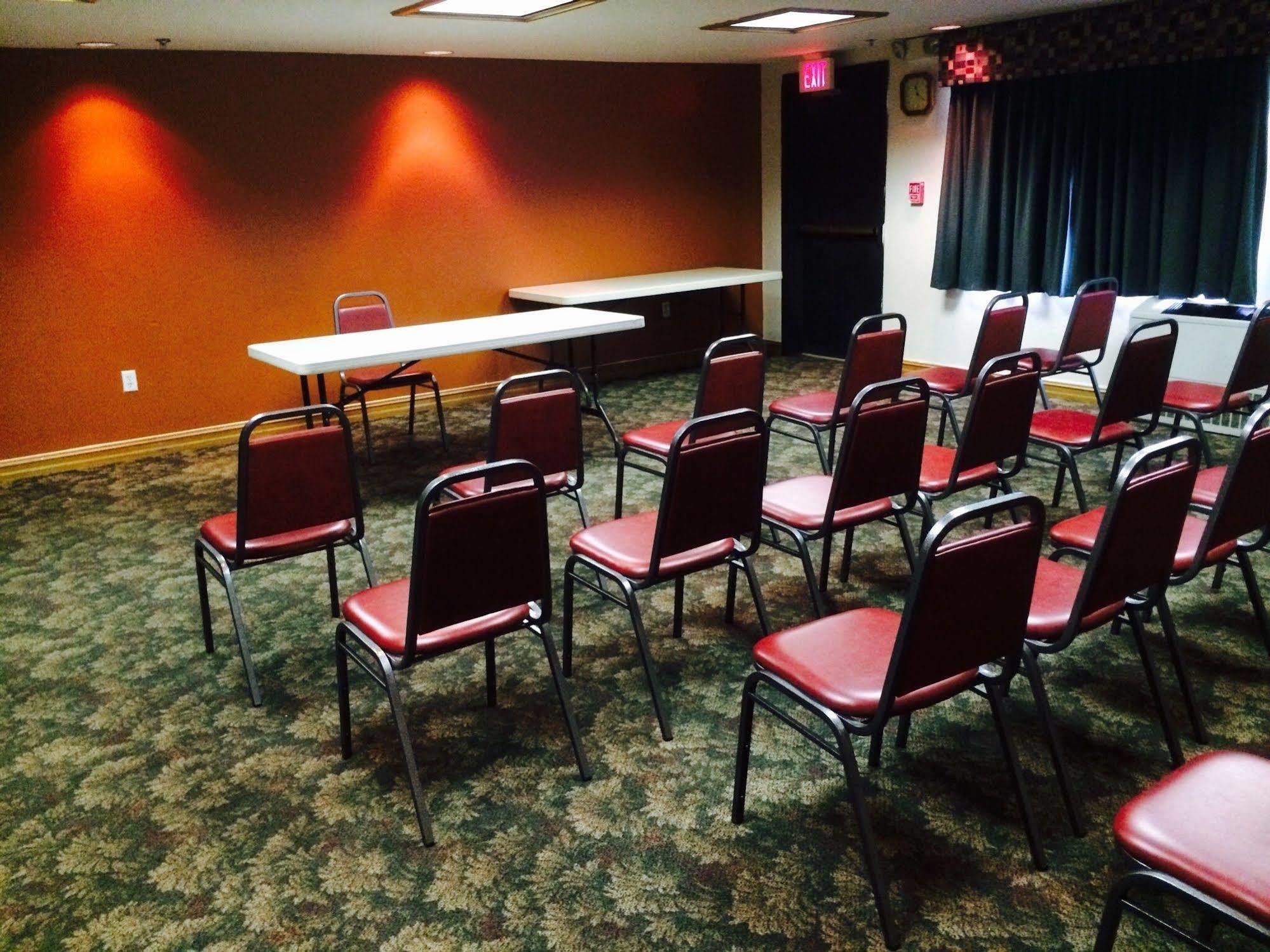 Regency Inn And Suites Stilwell Bagian luar foto