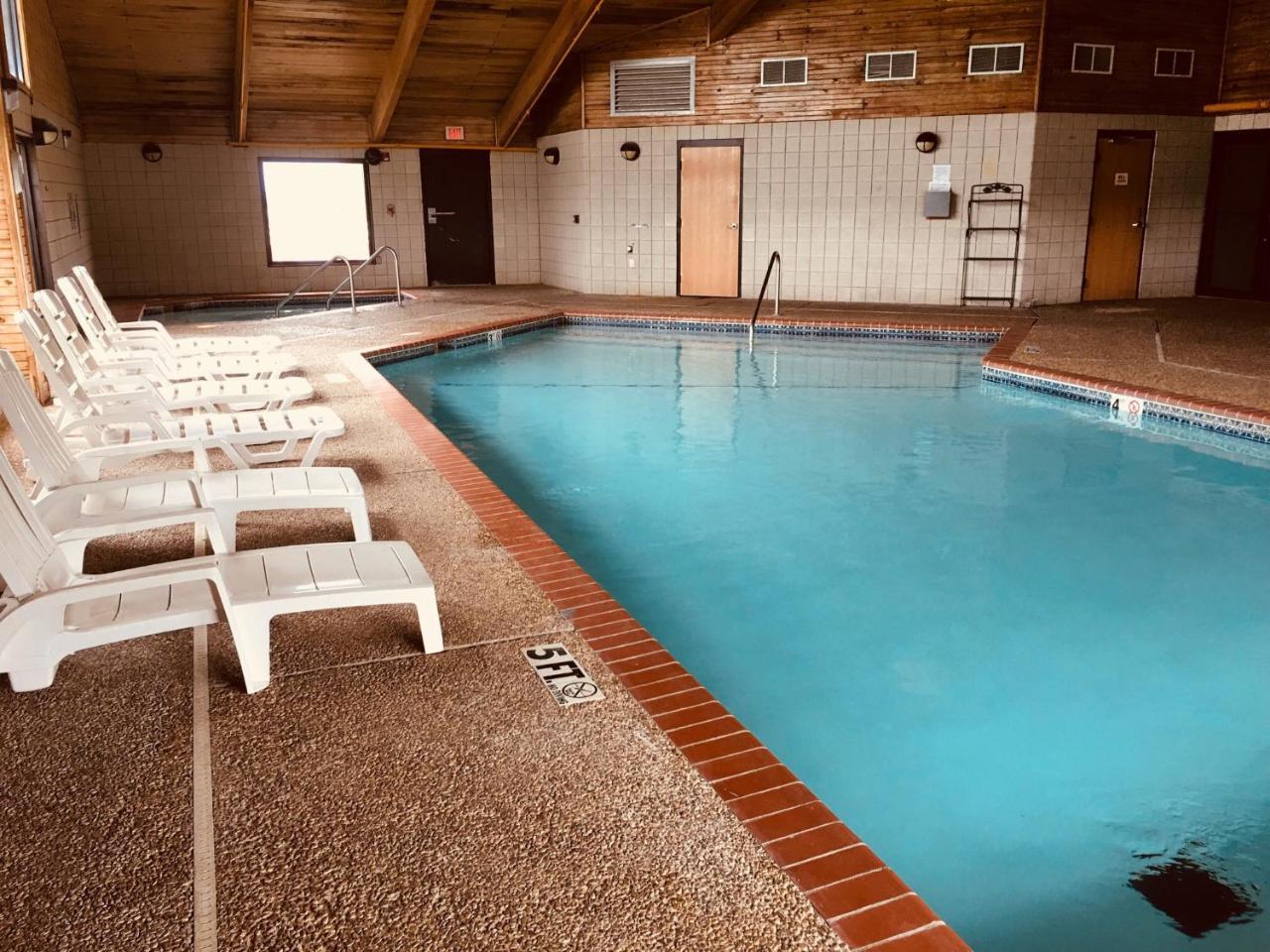 Regency Inn And Suites Stilwell Bagian luar foto