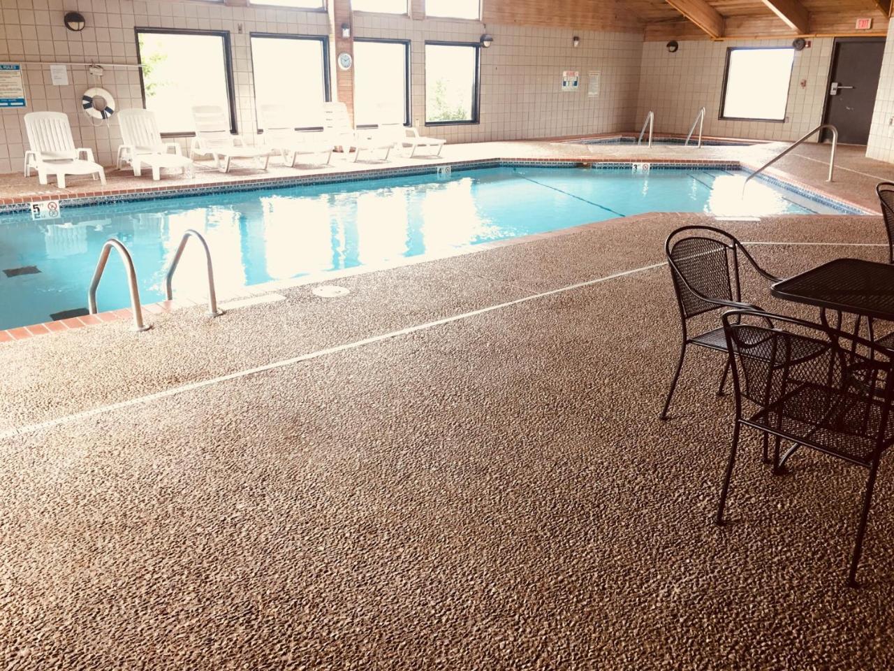 Regency Inn And Suites Stilwell Bagian luar foto