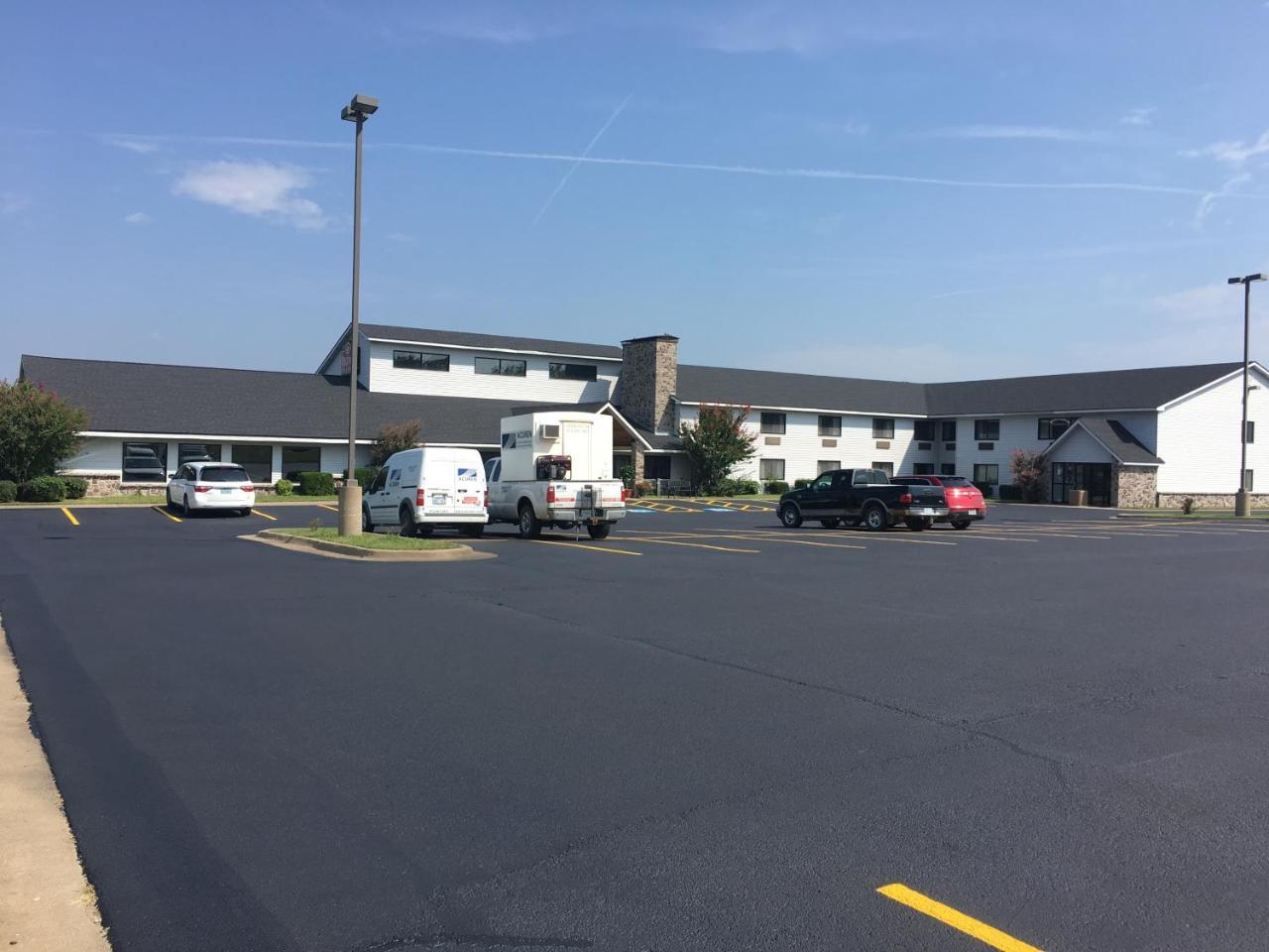 Regency Inn And Suites Stilwell Bagian luar foto