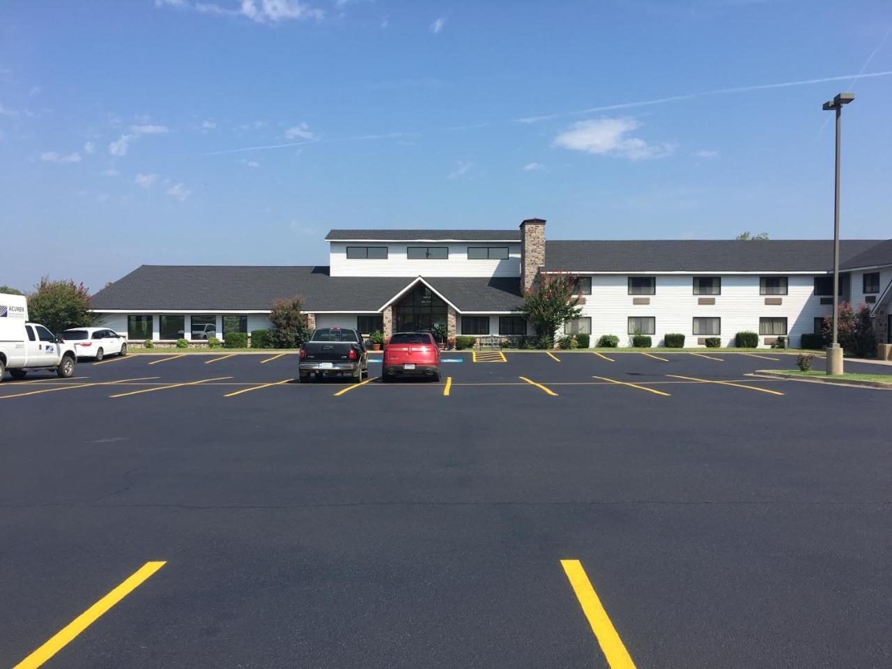 Regency Inn And Suites Stilwell Bagian luar foto