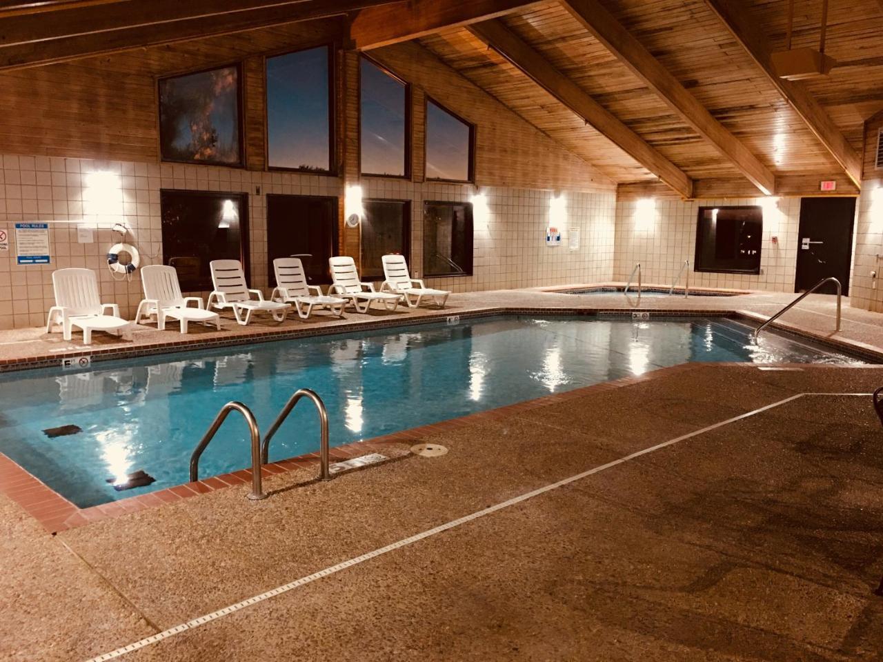 Regency Inn And Suites Stilwell Bagian luar foto